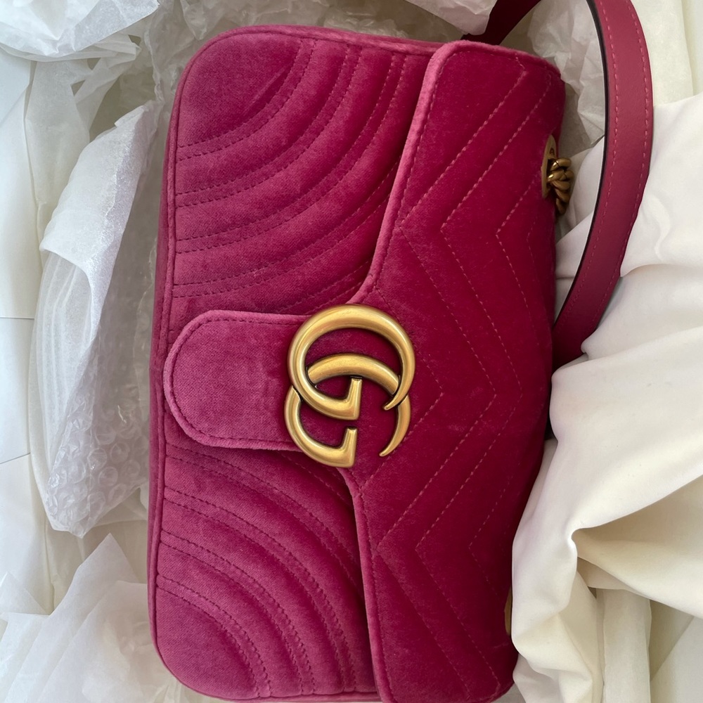 Gucci marmont velvet pink raspberry